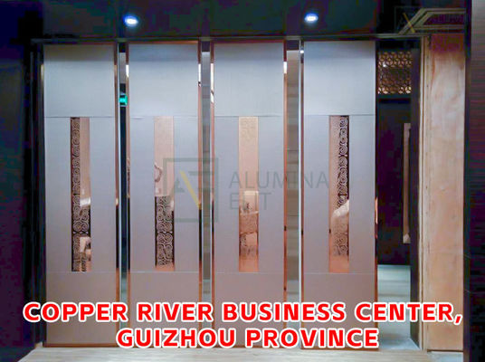 Καλή τιμή. Προσαρμόσιμες διαστάσεις Δυνατό να αναδιπλωθεί διαμέρισμα με πλαίσια από αλουμίνιο και υλικό MDF για ευέλικτους χώρους σε απευθείας σύνδεση