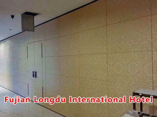 ποιότητας Ενεργοποιήσιμο σύστημα διαχωριστικού τοίχου με βαθμολογία STC 42-56dB και 6061-T6 αλουμινένιο πλαίσιο με 304 κυλίνδρους από ανοξείδωτο χάλυβα εργοστάσιο